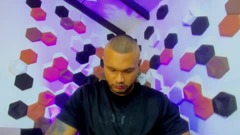 Snapshot of charliegrifinx chatting on 25, 5, 2026 CharlieGrifinX online show from 25, 5, 2026