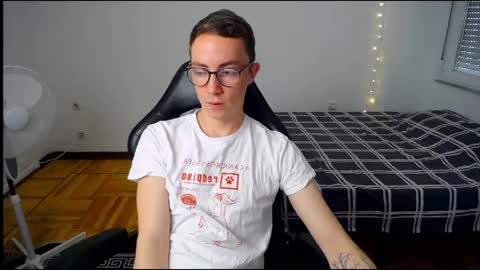 Snapshot of charlieseyer chatting on 18, 5, 2026 carlos reyes online show from 18, 5, 2026