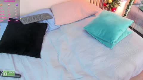 Char 3  Lets go for the 100 Thumb-Up   online show from 29, 12, 2024