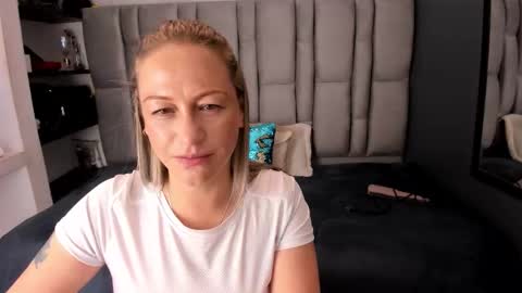 Charlot milf online show from 27, 11, 2025