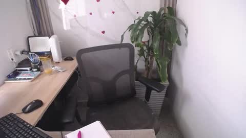 Snapshot of charlot_walker chatting on 17, 2, 2025 Charlote Walker online show from 17, 2, 2025