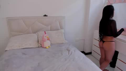 Snapshot of charlote_cowell_sub_ chatting on 17, 2, 2026 online show from 17, 2, 2026