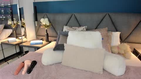 Charlotte online show from 30, 1, 2025