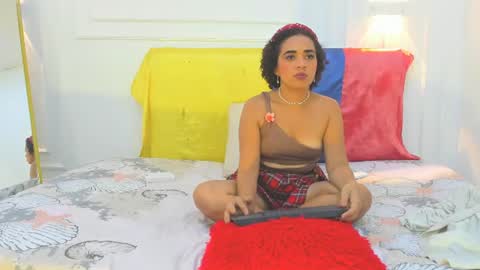 Snapshot of charlotte_dante212 chatting on 19, 6, 2026 charlottte y dante online show from 19, 6, 2026