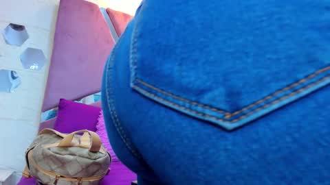 Charlotte Icee online show from 22, 10, 2025