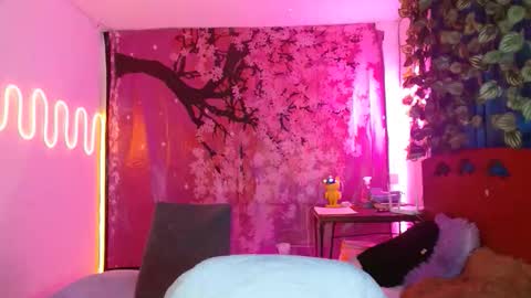 charlotte_morh_ online show from 21, 4, 2026