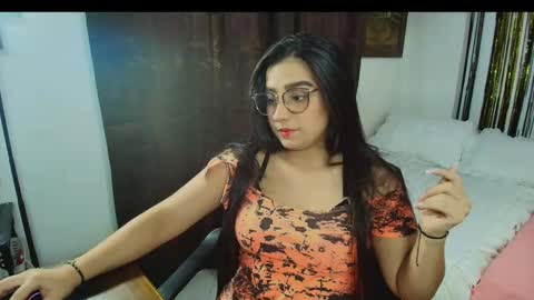 Snapshot of charlotte_richardson chatting on 27, 11, 2025 charlotte_richardson online show from 27, 11, 2025