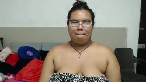 Snapshot of charlotte_rot chatting on 7, 10, 2025 charlotte_rot online show from 7, 10, 2025