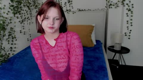 Snapshot of charlotte_stee chatting on 7, 4, 2026 Charlotte online show from 7, 4, 2026