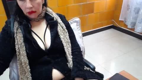 Charlotte online show from 19, 11, 2025