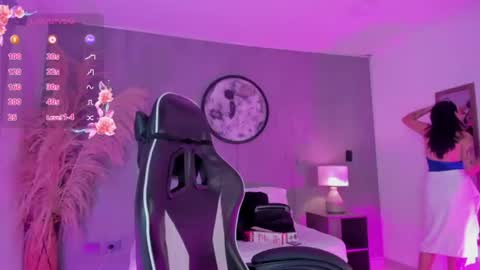 Snapshot of charlottee27_ chatting on 15, 7, 2026 Charlottee online show from 15, 7, 2026