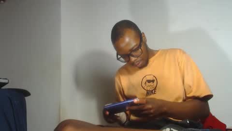 charly_vergonti_ online show from 2, 12, 2025