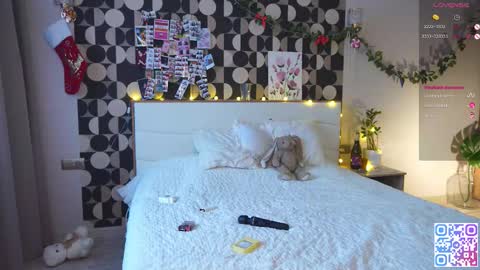 my fansly Charming daisy              My Wishlist  for new toys     online show from 11, 1, 2026