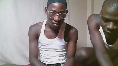 Snapshot of charmzboy chatting on 7, 11, 2025 charmzboy online show from 7, 11, 2025