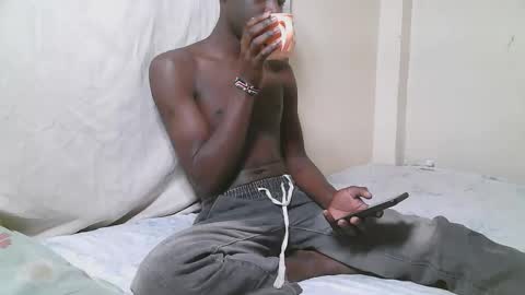 Snapshot of charmzboy chatting on 12, 11, 2025 charmzboy online show from 12, 11, 2025