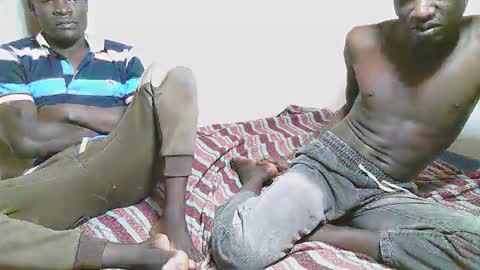 Snapshot of charmzboy chatting on 17, 11, 2025 charmzboy online show from 17, 11, 2025