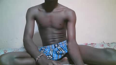 Snapshot of charmzboy chatting on 28, 11, 2025 charmzboy online show from 28, 11, 2025