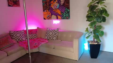 Snapshot of chaturhoe chatting on 17, 10, 2025 Rockhard Cockstar N Roxynyes online show from 17, 10, 2025