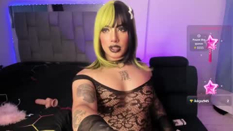 Snapshot of chaturmodels chatting on 13, 5, 2026 Sophie online show from 13, 5, 2026