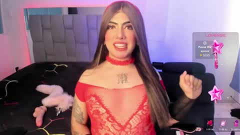 Snapshot of chaturmodels chatting on 17, 5, 2026 Sophie online show from 17, 5, 2026