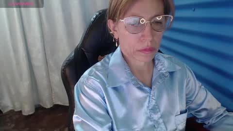 CHAYLA VICTORIA RUIZ  online show from 1, 4, 2026
