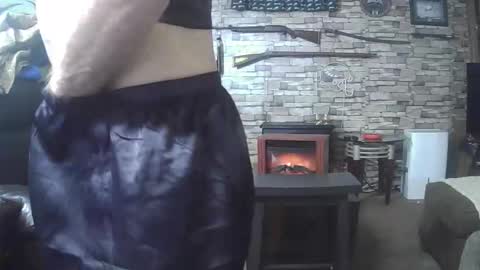 cheekers073163937 online show from 14, 4, 2026