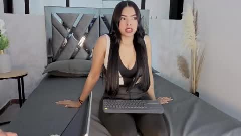   online show from 17, 12, 2025