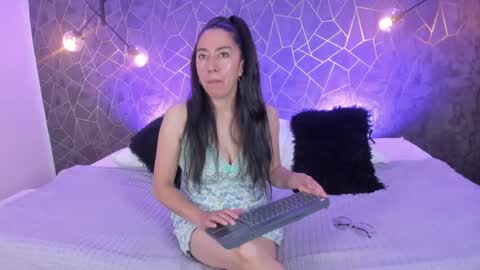 Snapshot of chenova_angels chatting on 28, 5, 2026 CHENOVA online show from 28, 5, 2026