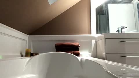 Snapshot of chenovich chatting on 2, 1, 2025 chenovich online show from 2, 1, 2025