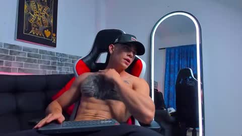 Snapshot of chepe_fit chatting on 5, 3, 2025 chepe vause online show from 5, 3, 2025