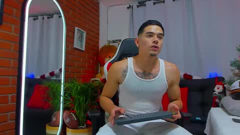 Snapshot of chepe_fit chatting on 28, 11, 2025 chepe vause online show from 28, 11, 2025