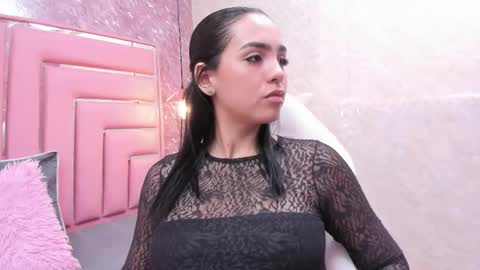 Snapshot of cherry__sweet_ chatting on 27, 11, 2025 Emma online show from 27, 11, 2025