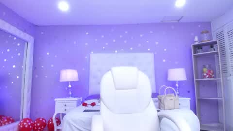 Sussan Cherry  online show from 15, 2, 2025