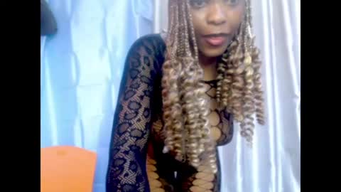 Snapshot of cherry_xchaos chatting on 4, 7, 2026 Sophie online show from 4, 7, 2026
