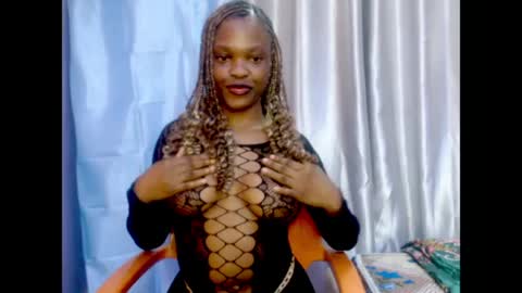 Snapshot of cherry_xchaos chatting on 7, 7, 2026 Sophie online show from 7, 7, 2026
