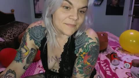 Snapshot of cherryb0mbb0mb chatting on 7, 12, 2024 CherryBombBomb online show from 7, 12, 2024