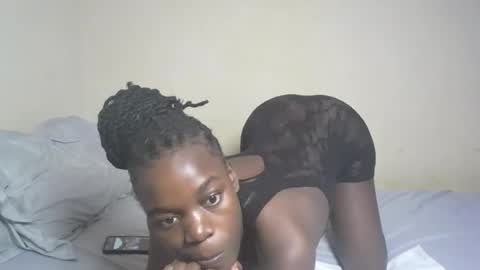 Snapshot of cherrye_bonny2 chatting on 19, 6, 2026 Cherry online show from 19, 6, 2026
