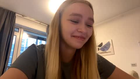 Snapshot of cherryleija chatting on 25, 4, 2026 Lei online show from 25, 4, 2026