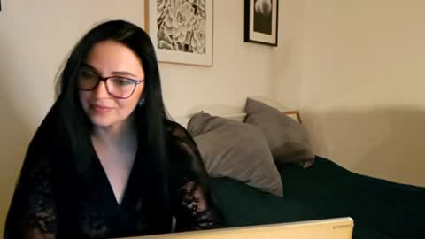 Snapshot of cherryluxe_ chatting on 20, 5, 2026 Kira online show from 20, 5, 2026