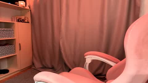 Snapshot of cherryrush951544 chatting on 5, 2, 2026 Evie online show from 5, 2, 2026