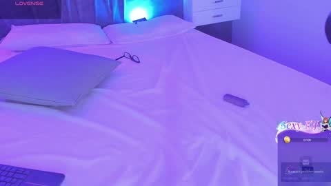 Snapshot of cherrysnow_ chatting on 11, 1, 2025 Cherry online show from 11, 1, 2025