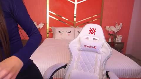 cherryylulu online show from 12, 11, 2025