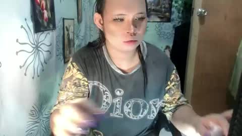 Snapshot of chescahotxxxl chatting on 2, 1, 2025 chescahotxxxl online show from 2, 1, 2025