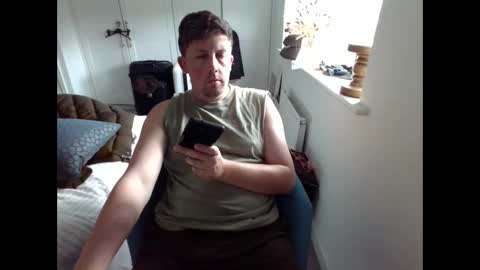 Snapshot of cheshireguy32 chatting on 1, 6, 2026 cheshireguy32 online show from 1, 6, 2026