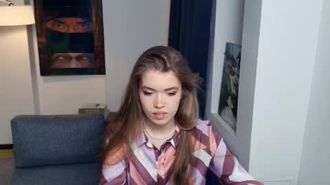 Mia  online show from 1, 4, 2026