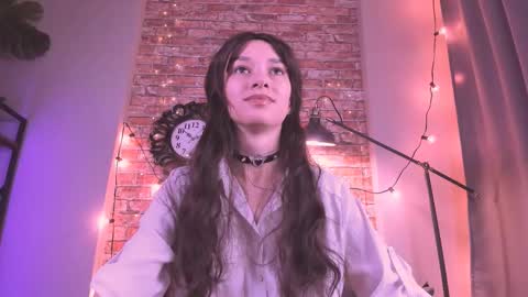 Vivian online show from 7, 11, 2025