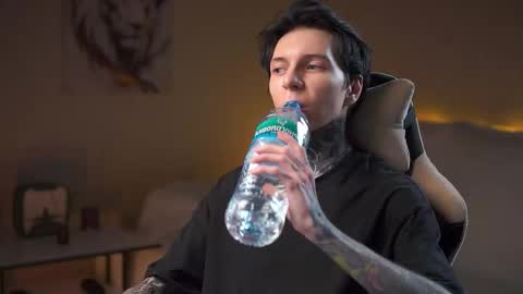 Snapshot of chillguy2k chatting on 11, 11, 2025 Rick online show from 11, 11, 2025