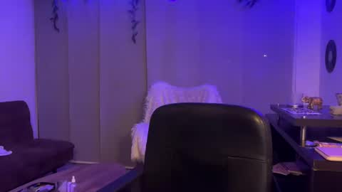 Snapshot of chillspace chatting on 5, 1, 2025 KAIA online show from 5, 1, 2025