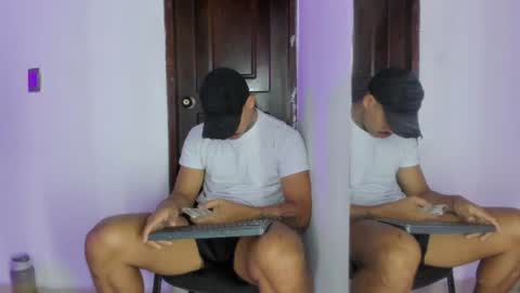 Snapshot of chirshot21_ chatting on 15, 7, 2026 Chris online show from 15, 7, 2026