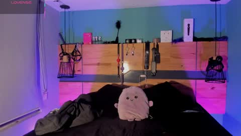 Chloeallennn  online show from 10, 4, 2026